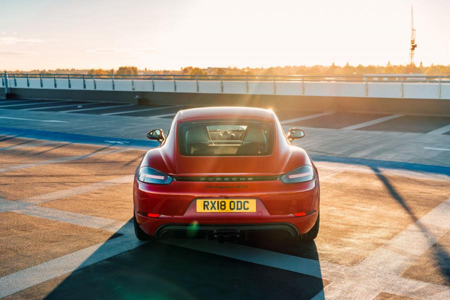  Porsche 718 Cayman GTS (982C) 2018 года  (UK) (фото 15 из 17)